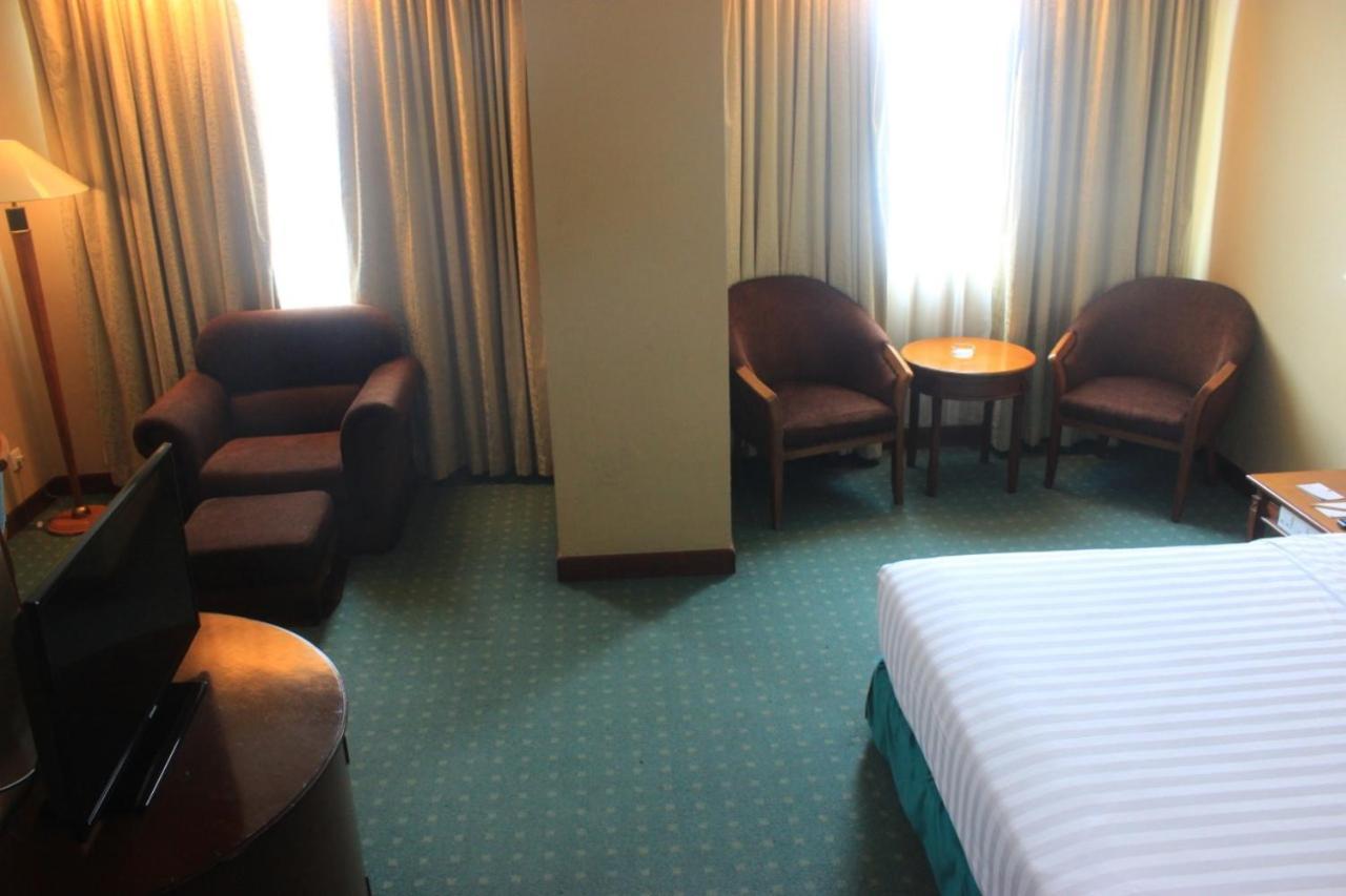 Grand Arkenso Park View Hotel Semarang Ngoại thất bức ảnh