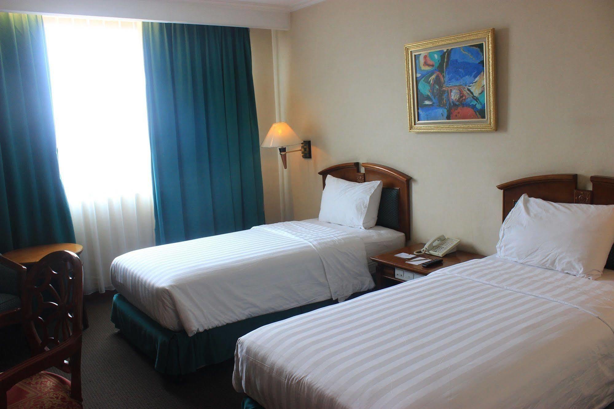 Grand Arkenso Park View Hotel Semarang Ngoại thất bức ảnh