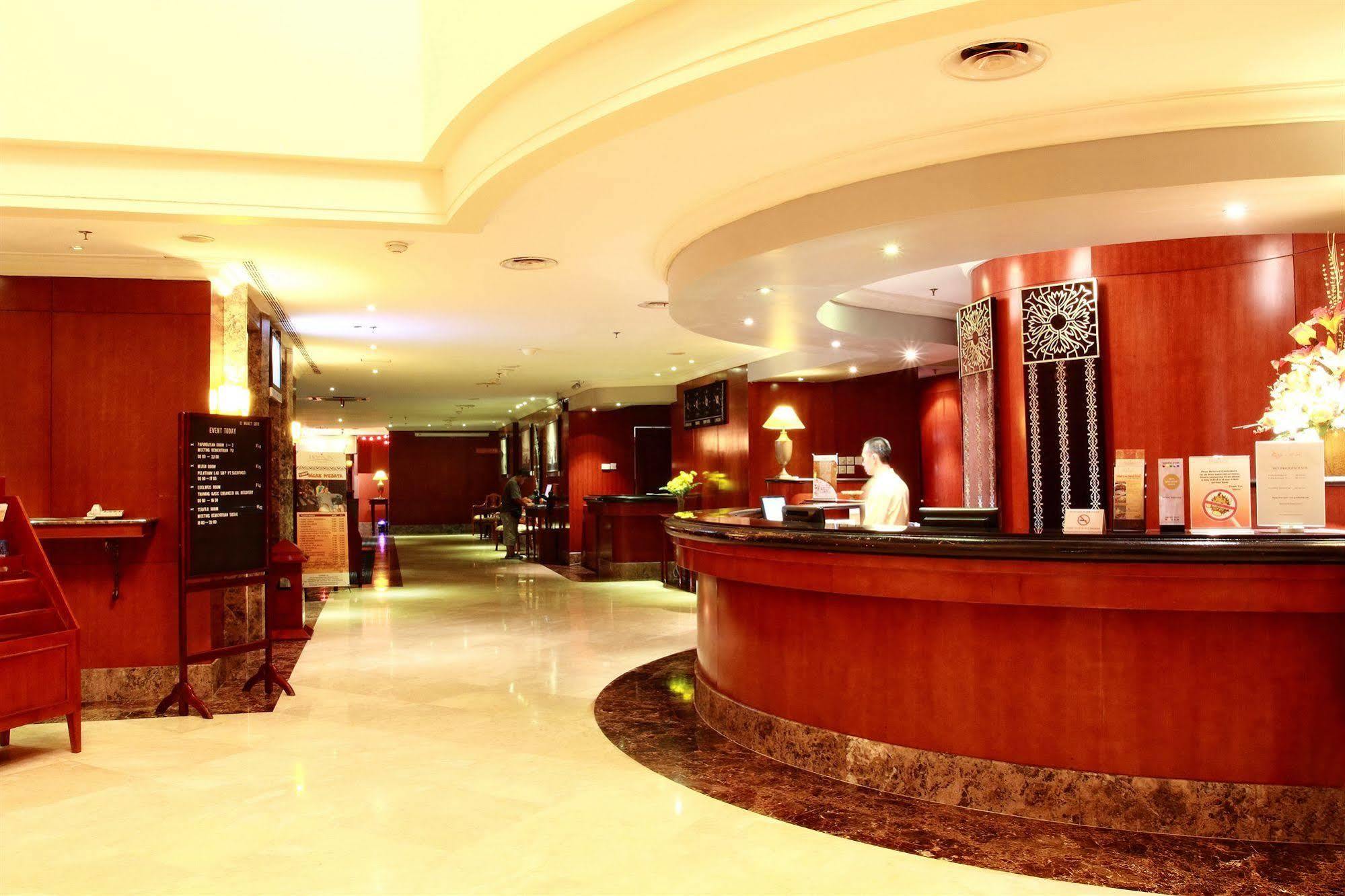 Grand Arkenso Park View Hotel Semarang Ngoại thất bức ảnh